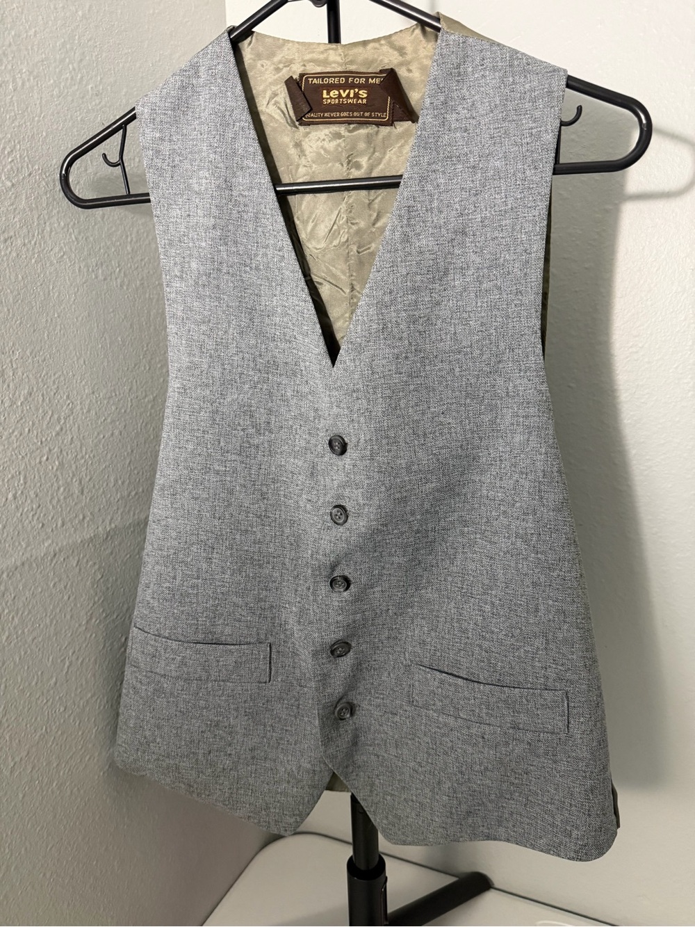 Levi's Men's Gray Textured Button Vest